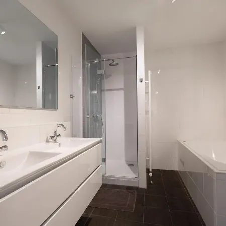 Апартаменты Spacious In Near Seabeach *