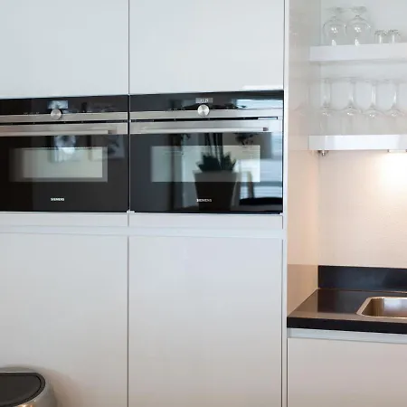 Spacious In Near Seabeach * Haga