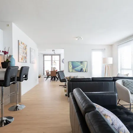 Spacious In Near Seabeach *