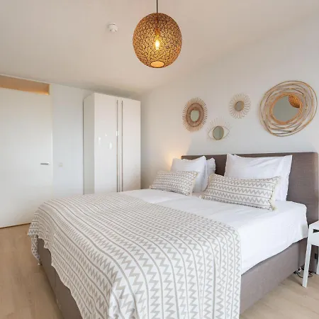 Spacious In Near Seabeach