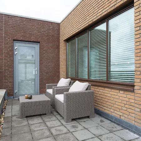 Spacious In Near Seabeach * The Hague